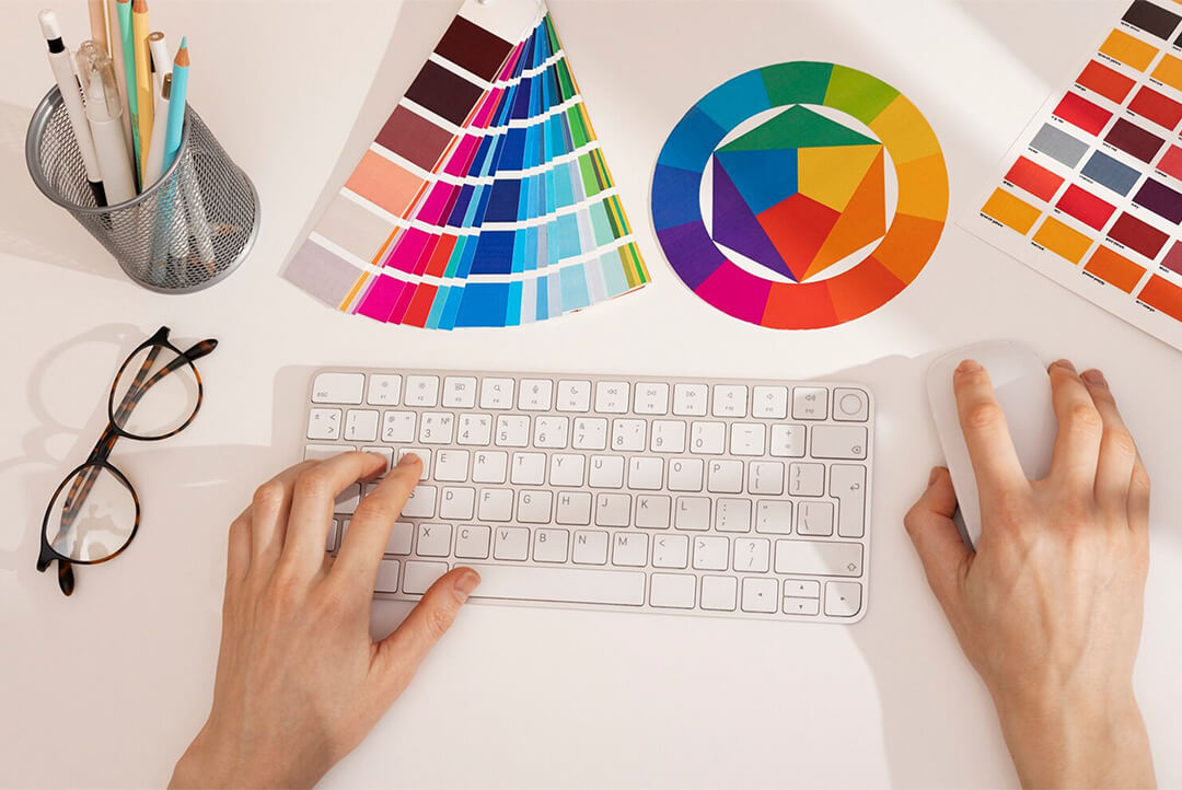 فرق لوگو و برند